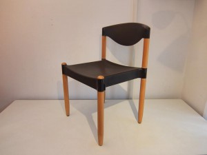 10294315 492415770883870 8258005980462908358 n 300x225 Strax Casala Stacking Chair