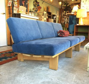 12711143 854443634681080 6511558587614020732 o 300x285 Wood frame corduroy 3 person sofa Netherlands